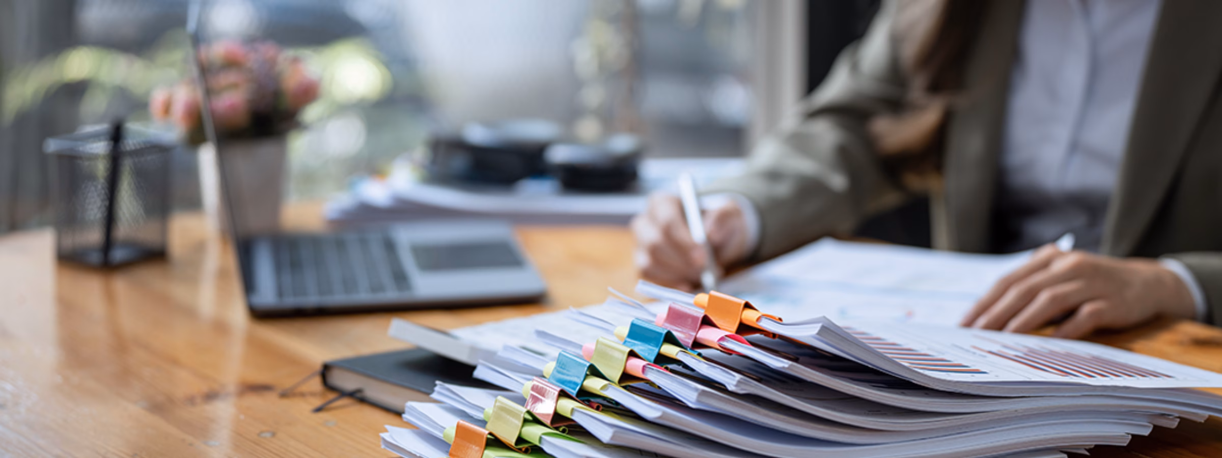 Geordende documenten worden beoordeeld en beheerd als onderdeel van administratieve processen.