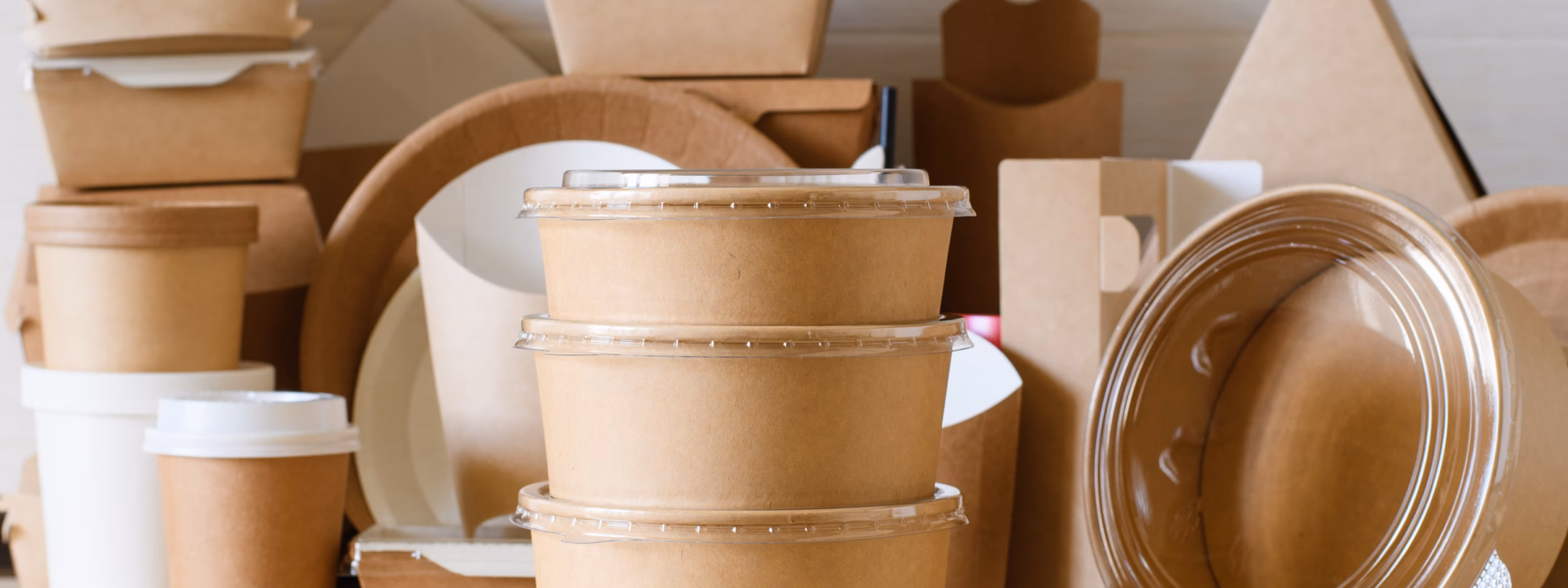 Cardboard and paper packaging as an alternative to disposable packaging and to support circular solutions.