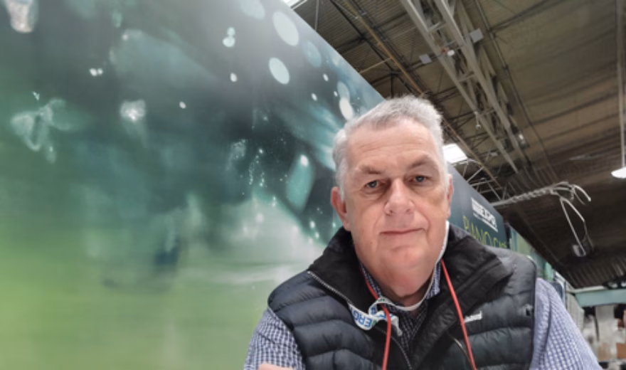 Kevin Quigley op een beurs