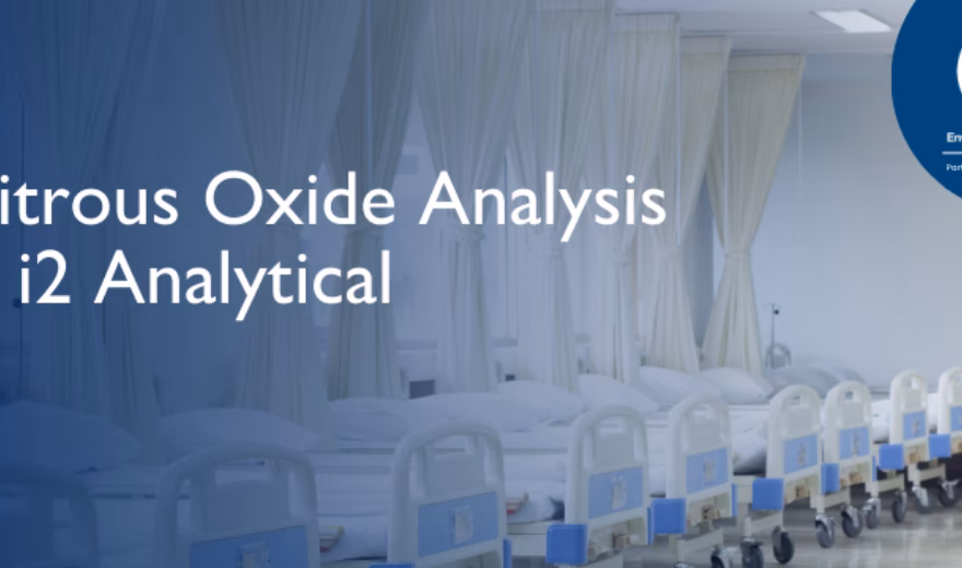 Banner voor Nitrous Oxide Analysis bij i2 Analytical met ziekenhuisbedden op de achtergrond en i2 Analytical-logo rechtsboven.