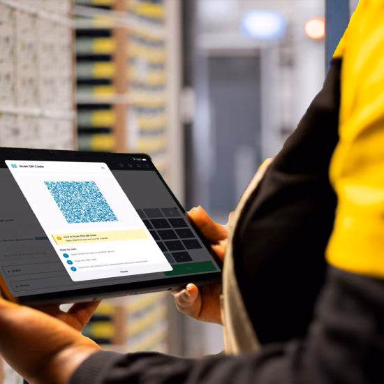 Digital recording and verification of product information using an inspection app in a logistics environment.