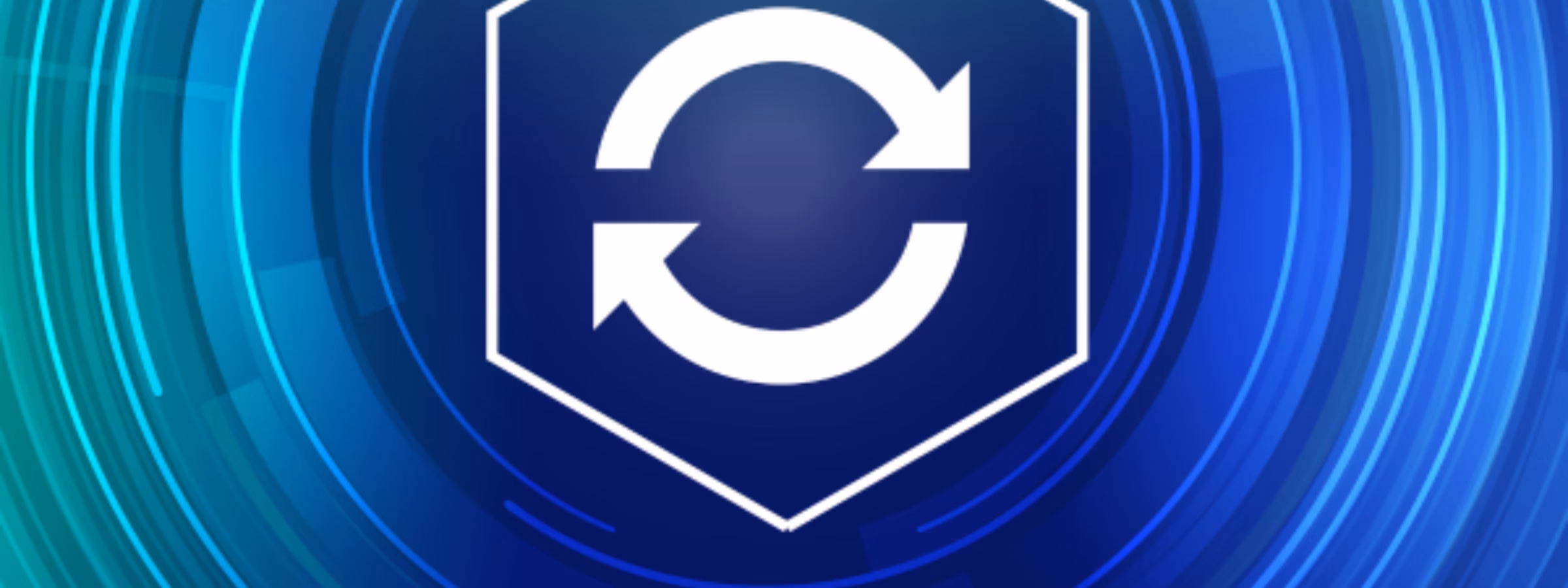 Symbol für ein digitales Update mit kreisförmigen Pfeilen, dargestellt innerhalb eines Schildes auf blauem Hintergrund im Technologie-Design, das für regulatorische Aktualisierungen, Compliance-Management, Qualitätssicherung, kontinuierliche Verbesserung sowie die Umsetzung sich weiterentwickelnder Branchenstandards und -anforderungen steht.